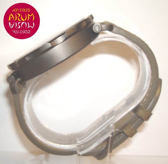 Bell & Ross Bomber Regulateur ARUM Ref. 2588 "SOLD" Bell & Ross Bomber Regulateur ARUM Ref. 2588 "SOLD"