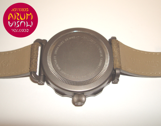 Bell & Ross Bomber Regulateur ARUM Ref. 2588 "SOLD" Bell & Ross Bomber Regulateur ARUM Ref. 2588 "SOLD"