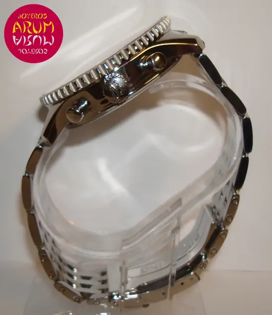 Breitling Navitimer World ARUM Ref. 2581 "SOLD" Breitling Navitimer World ARUM Ref. 2581 "SOLD"