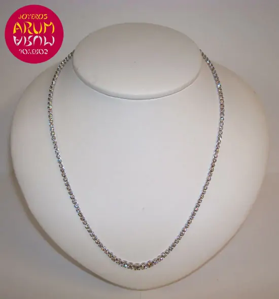 White gold necklace with brilliants 3,03 "SOLD" qts