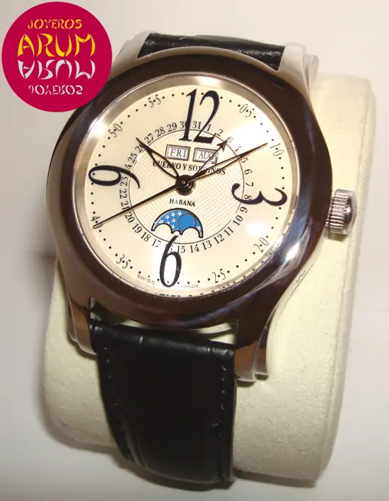 Cuervo y Sobrinos Robusto Tricalendógrafo "SOLD"