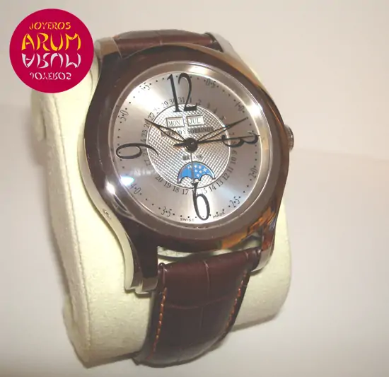 Cuervo y Sobrinos Robusto Tricalendógrafo "SOLD" Cuervo y Sobrinos Robusto Tricalendógrafo "SOLD"