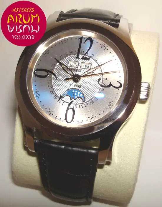 Cuervo y Sobrinos Robusto Tricalendógrafo