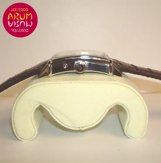 Girard Perregaux Vintage 1945 ARUM Ref. 2101 "SOLD"