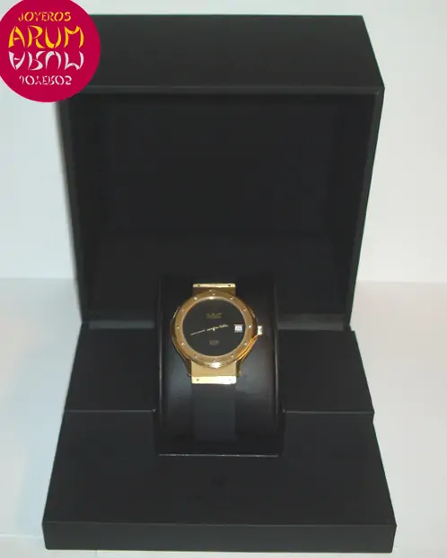 Hublot Classic ARUM Ref. 2415 "SOLD"