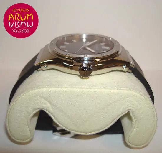 Hublot Classic Maxi "SOLD"