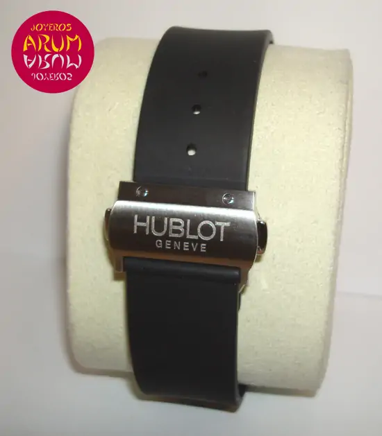 Hublot Classic Maxi "SOLD"