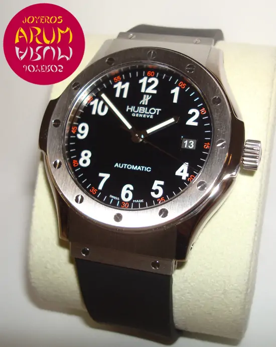 Hublot Classic Maxi Automatic "SOLD" Hublot Classic Maxi Automatic "SOLD"