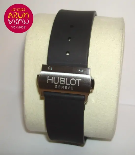 Hublot Classic Maxi "SOLD"