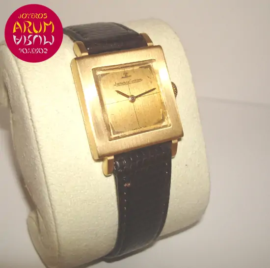 Jaeger-LeCoultre Vintage ARUM Ref. 2039