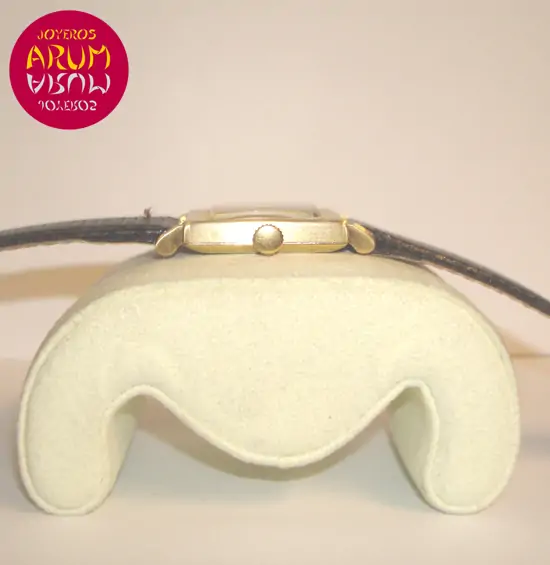 Jaeger-LeCoultre Vintage ARUM Ref. 2039