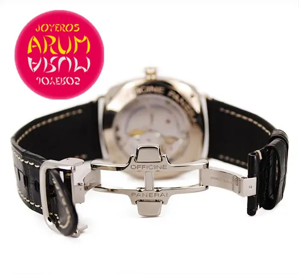 Panerai Radiomir 8 Days GMT ARUM Ref. 3202 "SOLD" Panerai Radiomir 8 Days GMT ARUM Ref. 3202 "SOLD"