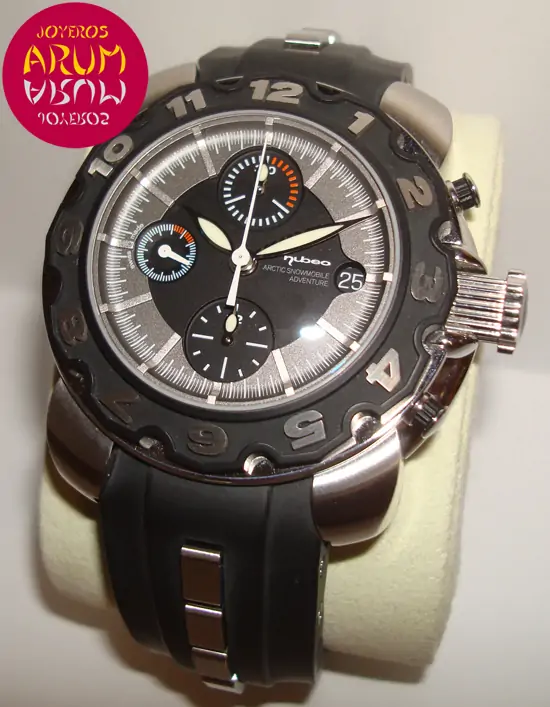 Nubeo Jellyfish Arctic Snowmobile Adventure "sold"