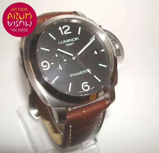 Panerai Luminor ARUM Ref. 2587 "SOLD" Panerai Luminor ARUM Ref. 2587 "SOLD"