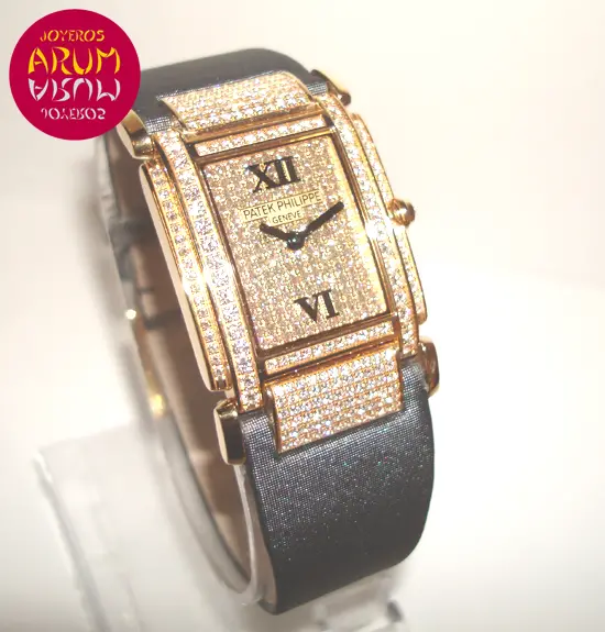 Patek Philippe Twenty 4 ARUM Ref. 2612 "SOLD" Patek Philippe Twenty 4 ARUM Ref. 2612 "SOLD"