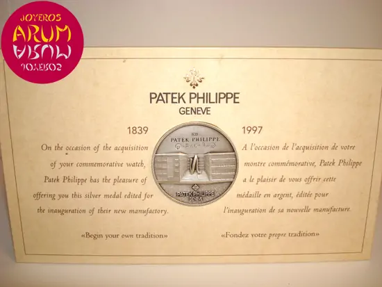Patek Philippe Pagoda Commemoración 1997 ARUM Ref. 2601 "SOLD" Patek Philippe Pagoda Commemoración 1997 ARUM Ref. 2601 "SOLD"