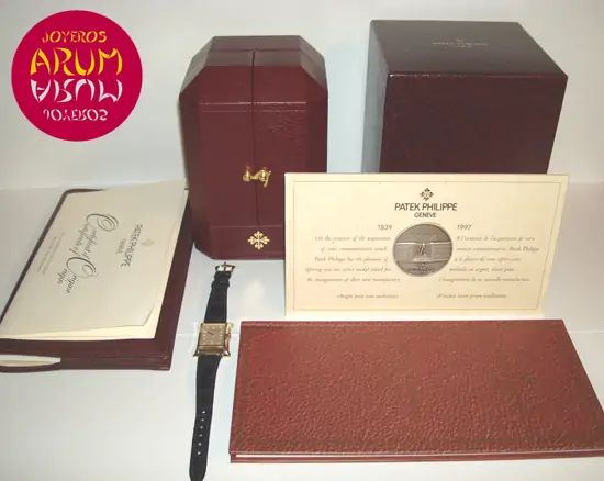 Patek Philippe Pagoda Commemoración 1997 ARUM Ref. 2601 "SOLD" Patek Philippe Pagoda Commemoración 1997 ARUM Ref. 2601 "SOLD"