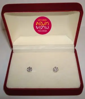 Earrings claw with brilliants 0,31 qts "SOLD"