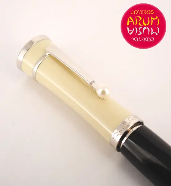 Montblanc Greta Garbo Fountain Pen Ref. ARUM 3248 "SOLD"