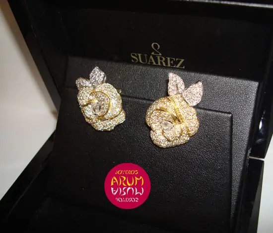 Suarez Earring Yellow Gold Flower with Brilliants