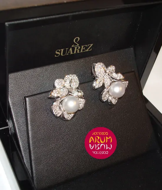Earrings Suarez White Gold Flower Brilliants and Pearl