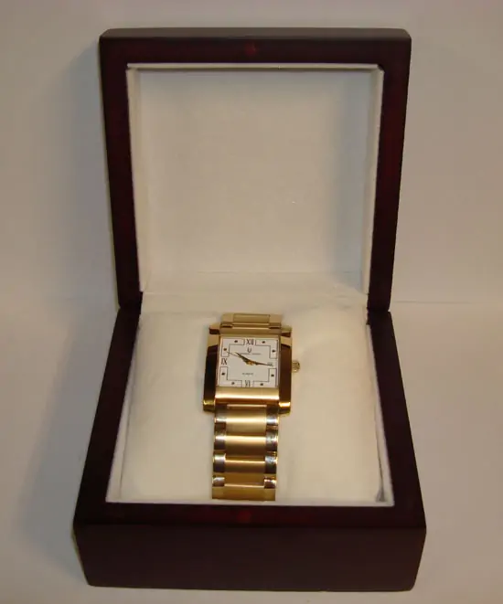 Universal Geneve Quartz "SOLD" Universal Geneve Quartz "SOLD"