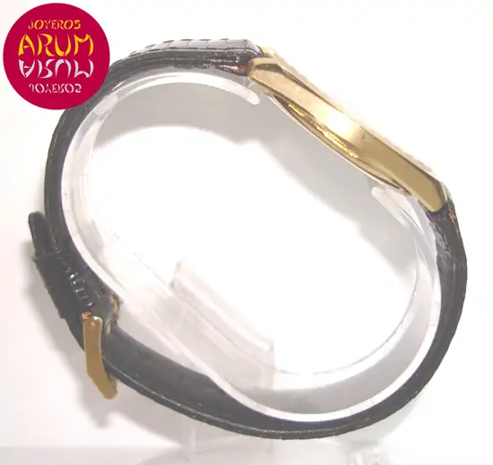 Universal Geneve Vintage ARUM Ref. 2741 Universal Geneve Vintage ARUM Ref. 2741