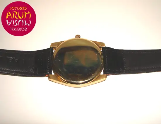 Universal Geneve Vintage ARUM Ref. 2741 Universal Geneve Vintage ARUM Ref. 2741