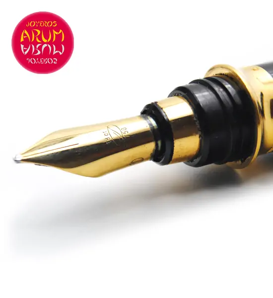 S.T Dupont Fountain Pen Shop Ref. RAJ889 "SOLD"
