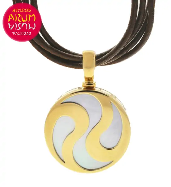 Bulgari Yin Yang Gold and Mother of Pearl RAJ1118 "SOLD"