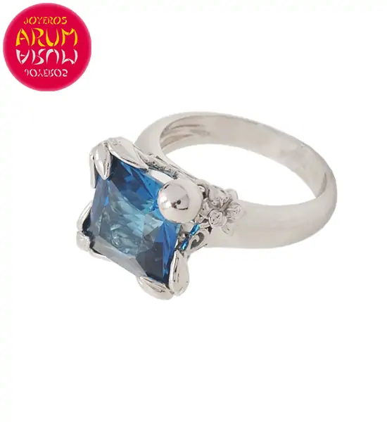 Carrera y Carrera Ring White Gold and Topaz RAJ1243
