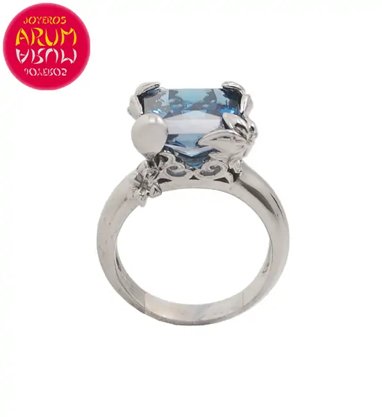 Carrera y Carrera Ring White Gold and Topaz RAJ1243