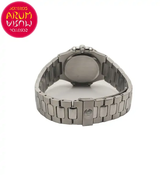 Patek Philippe Nautilus Midsize Shop Ref. 5625/2250 "SOLD"